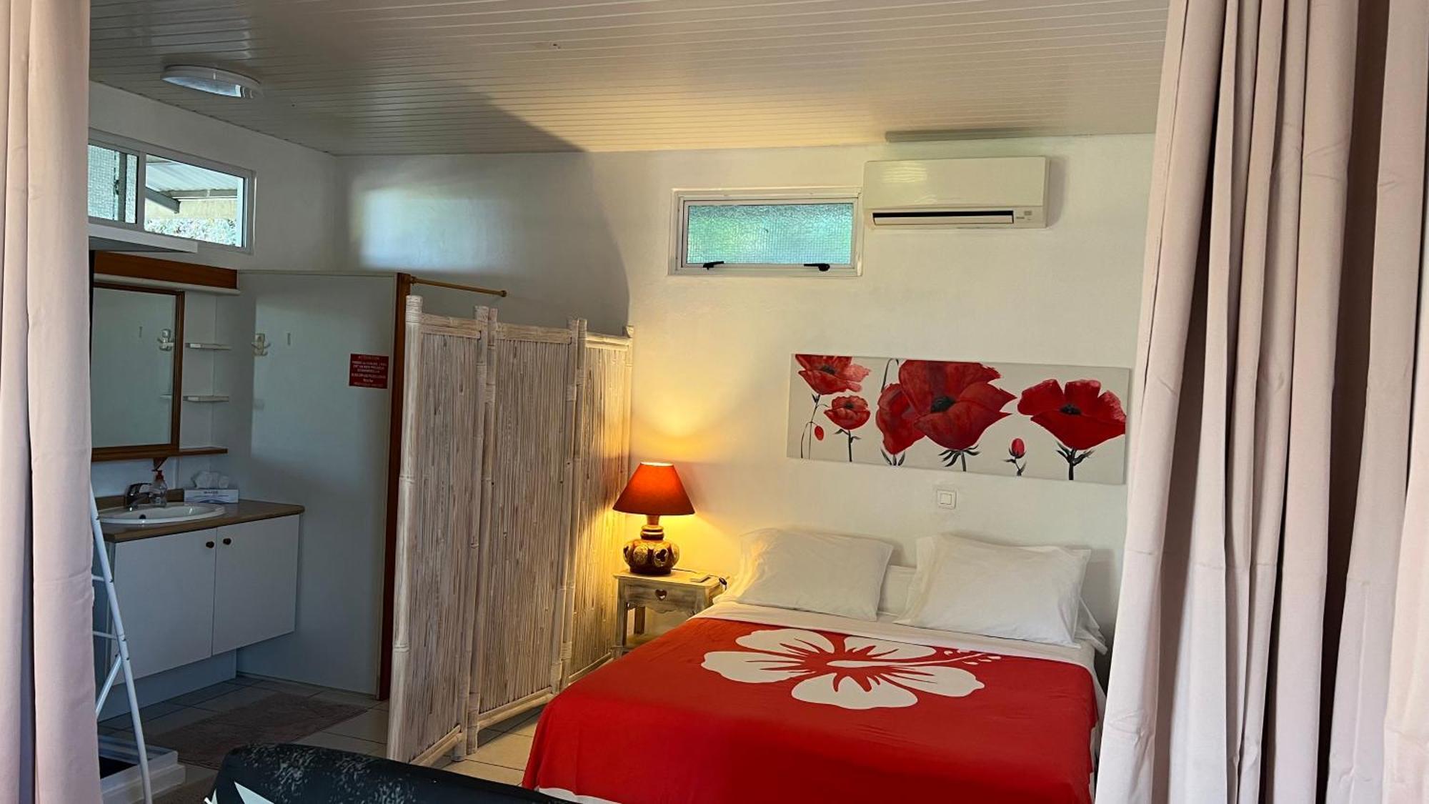 Damyr Place Faaa Екстериор снимка
